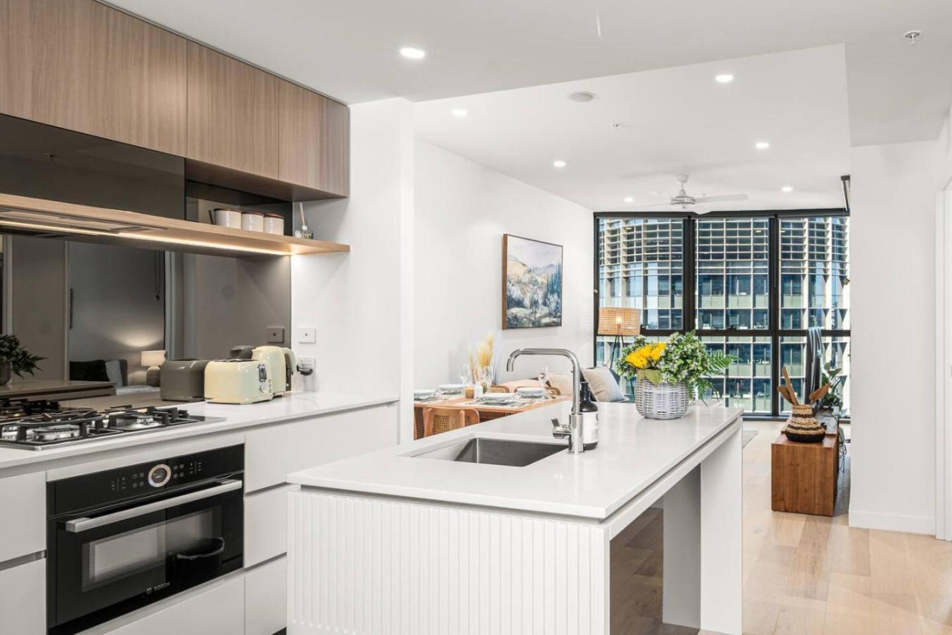 Apartment Modern 1br In Prime Queens Wharf Location *